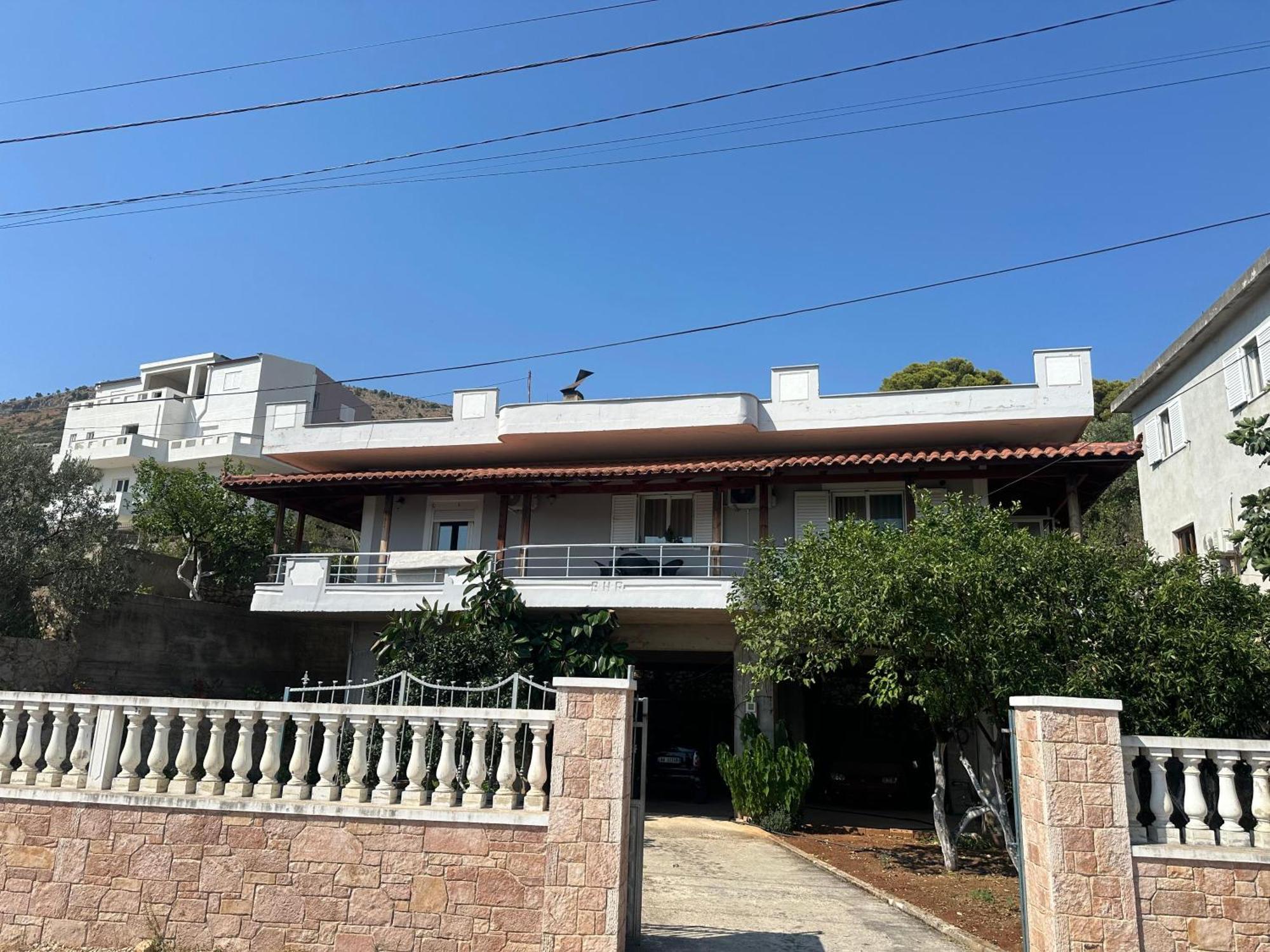 5th Street * Sarandë